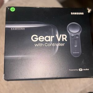 Samsung Gear VR Headset with Controller - Dark Gray